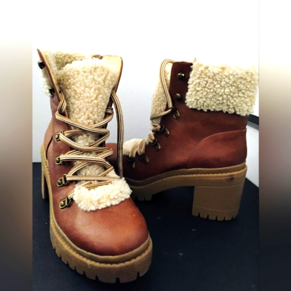 Fur lace up heeled boots
